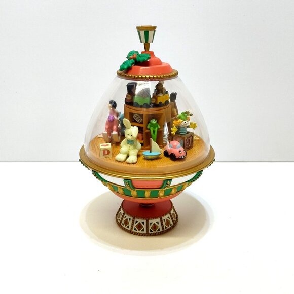House Of Lloyd Christmas Around The World Twirl Top Toy Shop Works See Video VGC - Picture 4 of 15
